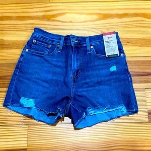 Levi’s Shorts‎